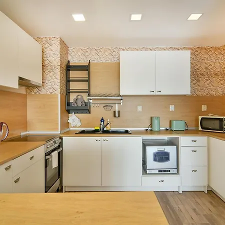 Viewpoint-2br Free Parking Daire