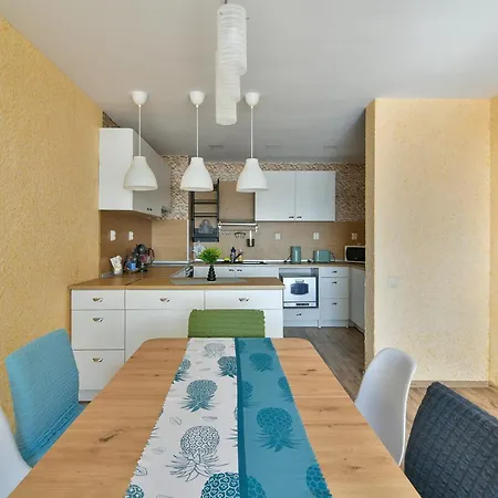 Viewpoint-2br Free Parking Апартаменти Варна